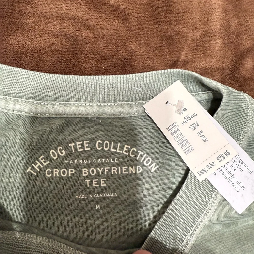 NWT woman’s size medium oversized Aeropostale cropped tshirt - Picture 7 of 9